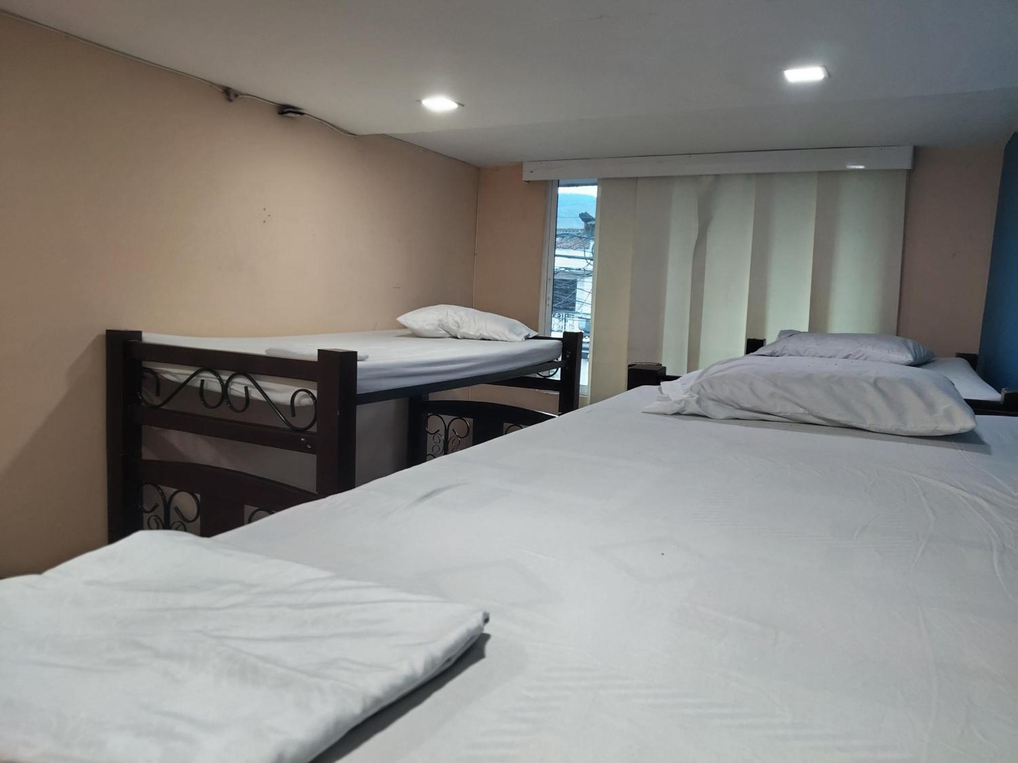 Hostal Avanza カリ エクステリア 写真