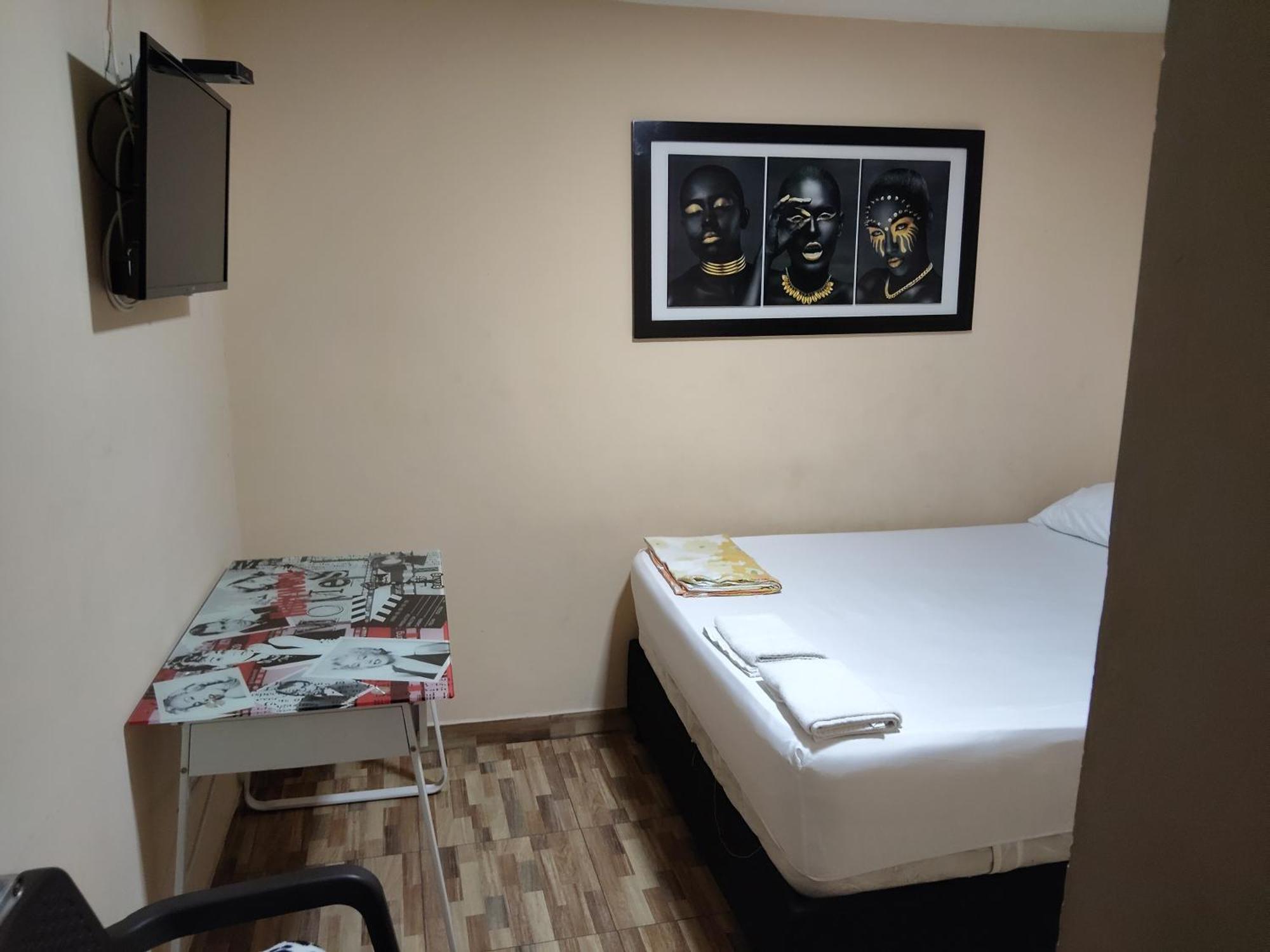 Hostal Avanza カリ エクステリア 写真